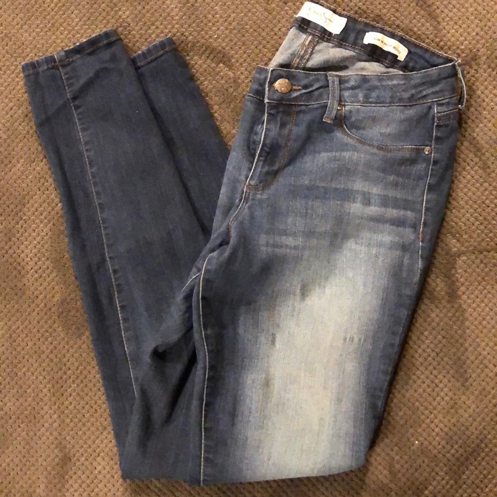 CLOTHES - Picture 6 of 6